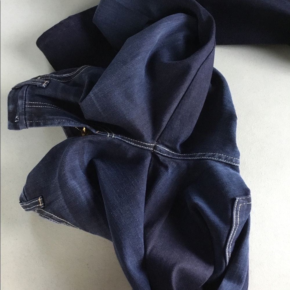 7 For All Mankind - Picture 12 of 16